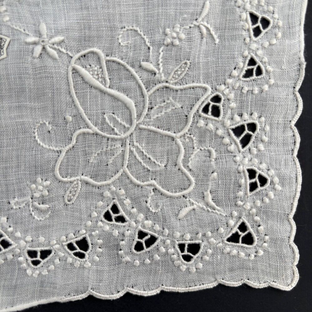 Vintage Wedding Brides Hankie Linen Madeira Whitework Embroidery Cottagecore - Picture 5 of 6